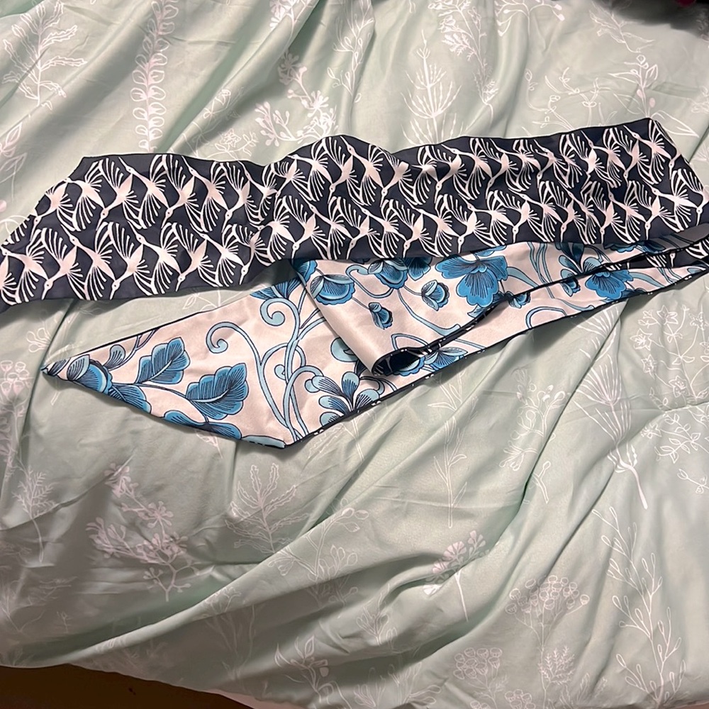 Brand new Ann Taylor scarf, never used, has been washed